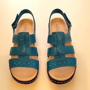 Clarks Lexi Qwin sandal